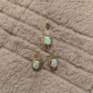 Opal set